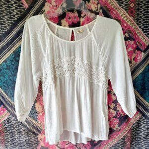Hollister Peasant Romantic Cream Top, Key Hole Back, Sz. Large, Like New!